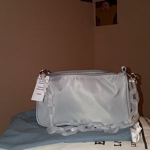 An extra nieeh purse